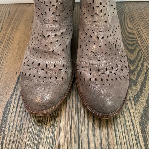 Sofft Wyoming Anthracite Laser Cut Leather Ankle Booties size 9.5 - Picture 4 of 9